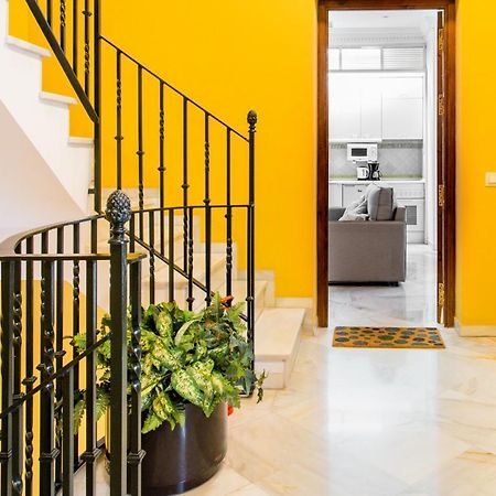 Magico Apartamento En Casa Palacio Del Siglo XVII Seville Exterior photo