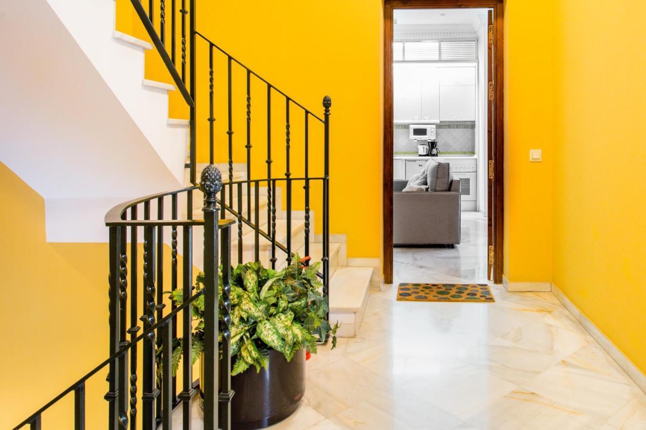 Magico Apartamento En Casa Palacio Del Siglo XVII Seville Exterior photo